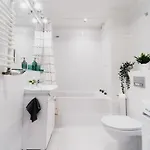 New Apartment-old Town-4 Rooms-new Building-garage Apartment *