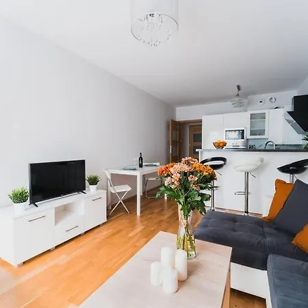 New Apartment-old Town-4 Rooms-new Building-garage