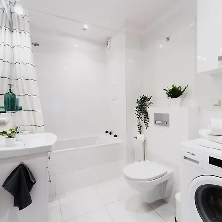 New Apartment-old Town-4 Rooms-new Building-garage Apartman *