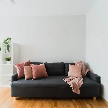 Apartamento New Apartment-old Town-4 Rooms-new Building-garage